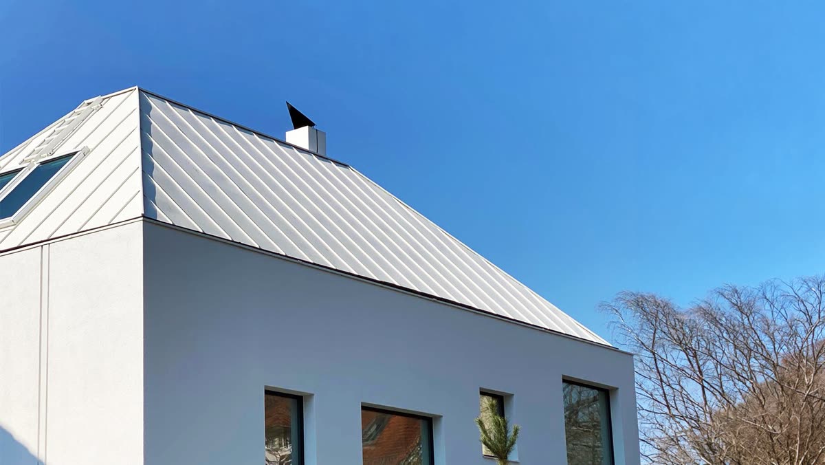 Weißes Falzdach – Spenglerei Peters
